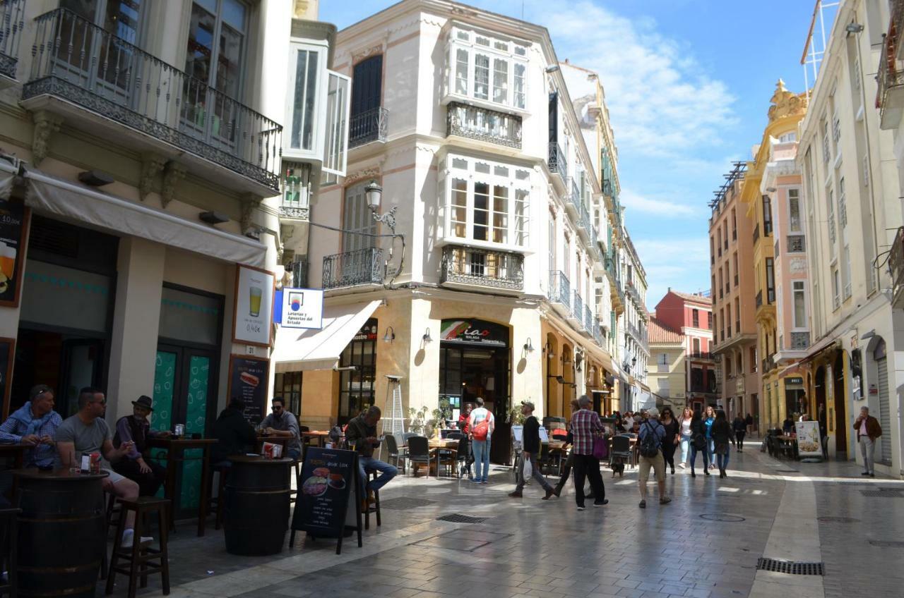 Homely Malaga Plaza Montano Exterior photo