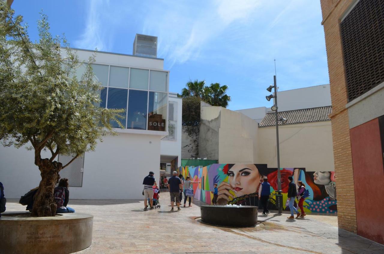 Homely Malaga Plaza Montano Exterior photo