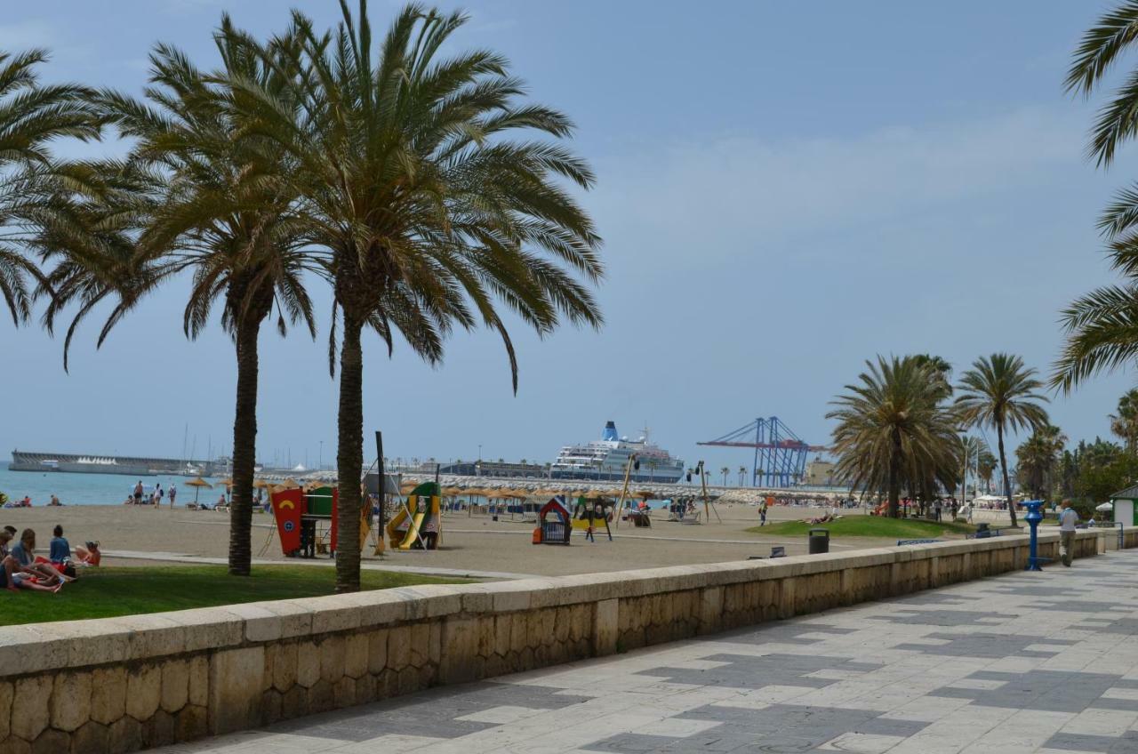 Homely Malaga Plaza Montano Exterior photo