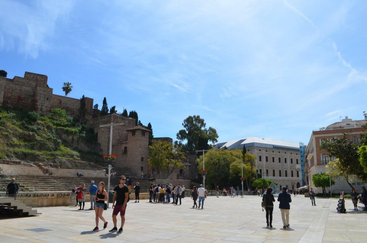 Homely Malaga Plaza Montano Exterior photo