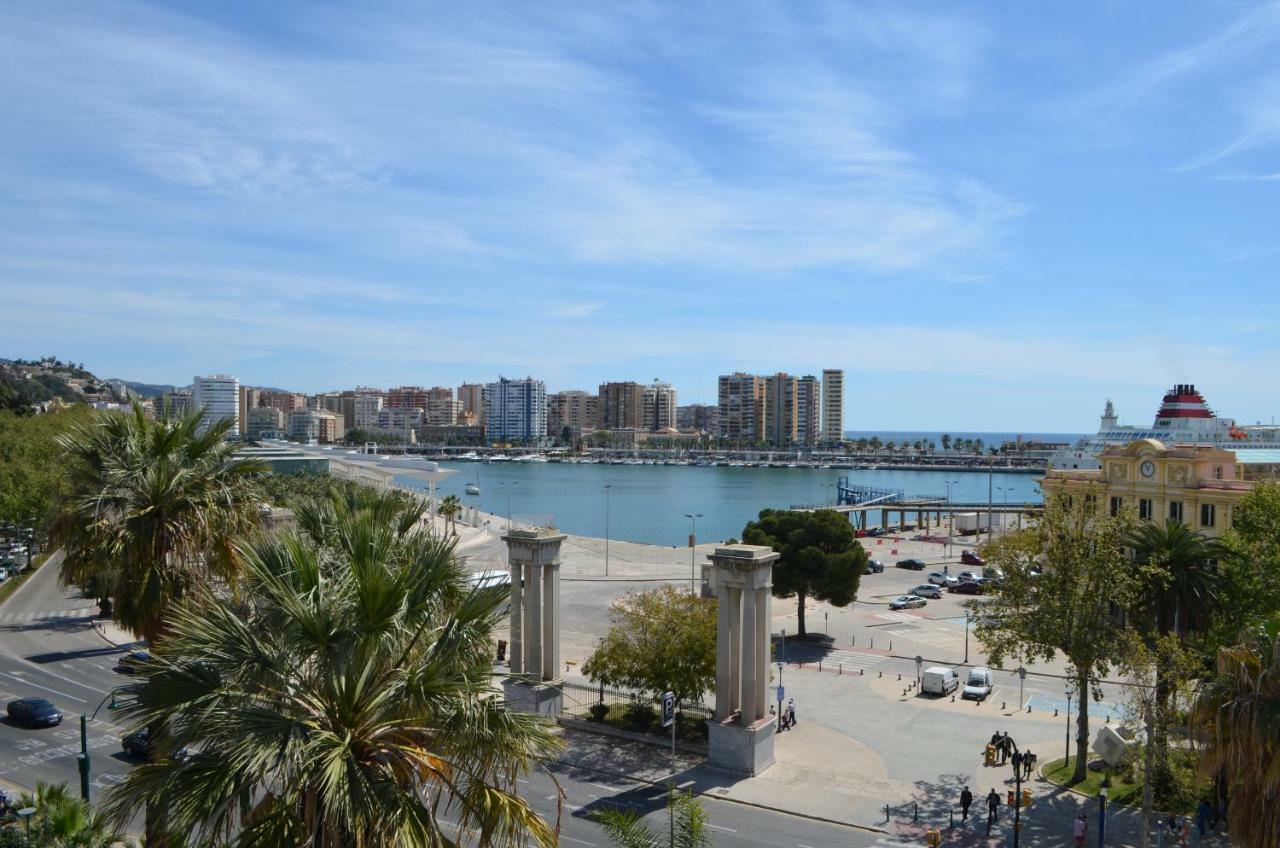 Homely Malaga Plaza Montano Exterior photo