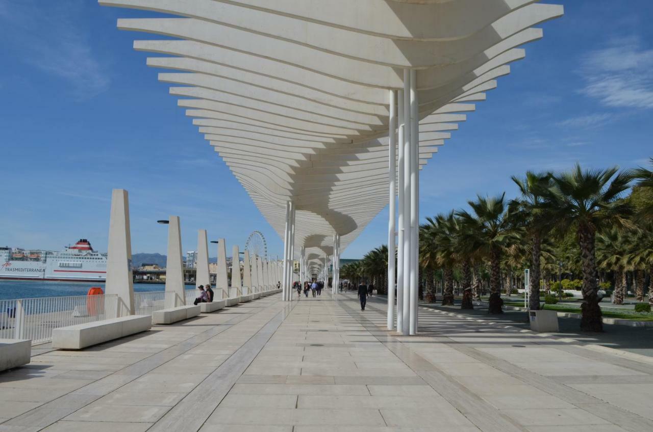 Homely Malaga Plaza Montano Exterior photo